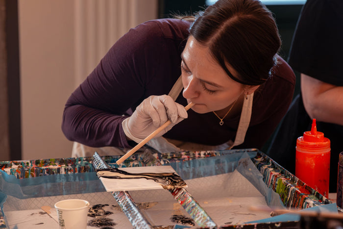 Acryl Pouring mit Strohalm im Kurs