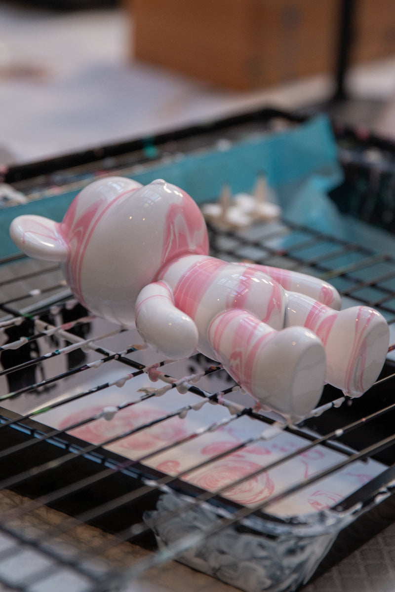 Fluid Bear in rosa weiß