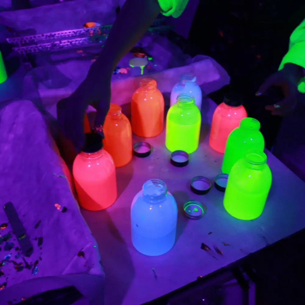 Bunte Farben im UV Licht Kurs